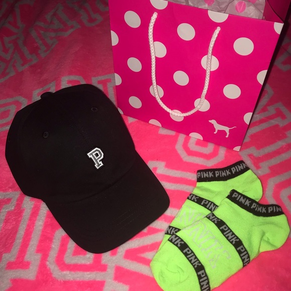 PINK Victoria's Secret Accessories - 💕NWT VS Pink Hat And Socks